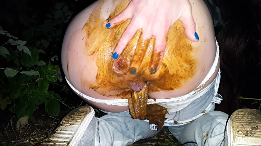Anna Coprofield FullHD 1080p Quick Shit in Jeans at Night [Panty Scat, Jean Pooping, Solo Scat]
