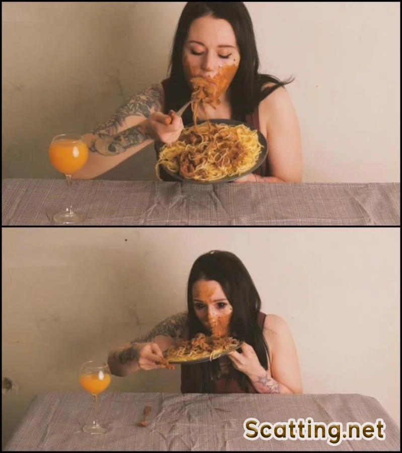 Shitting on pasta and play food scat fetish. (Shit eating / Food from shit)  [FullHD 1080p/ [Special #463]] 763 MB