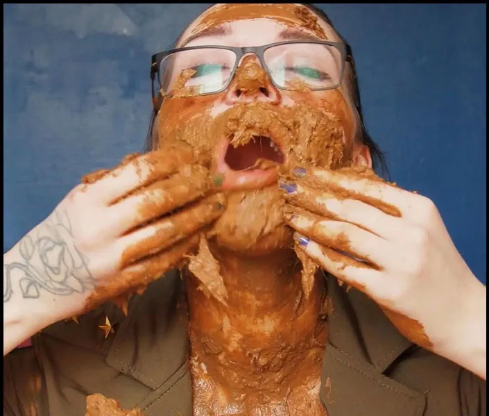 SweetBettyParlour 4K UltraHD Into The Shit Deep [Big pile, Poopping]