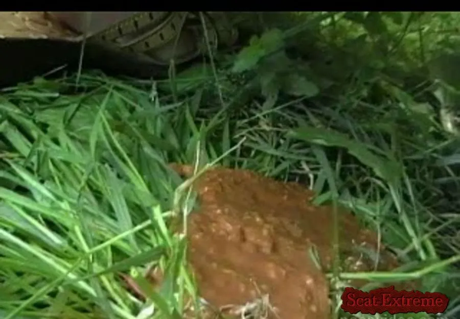 Anna SD Russian poop girl [Russia, Outdoor]