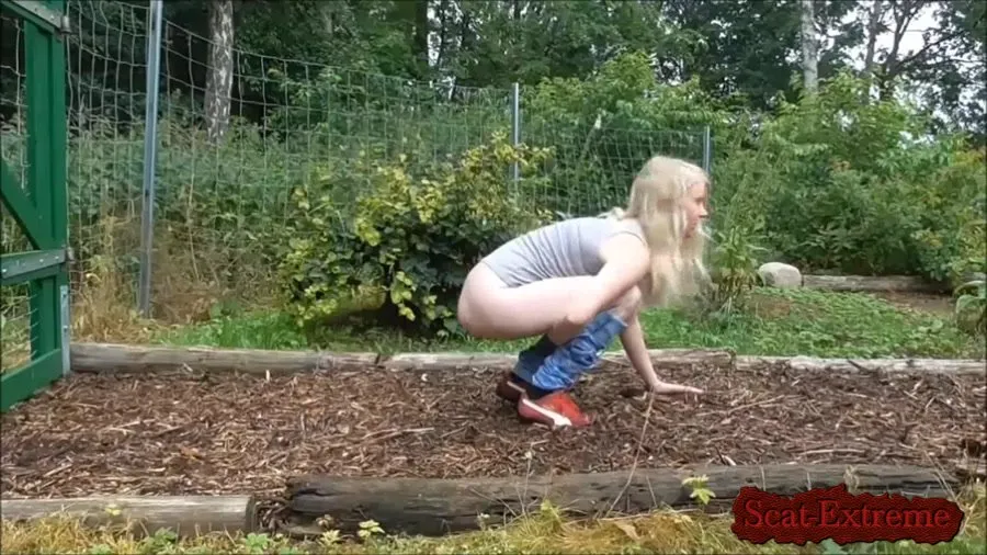 Anni-Trinity FullHD 1080p Shit outdoor [Outdoor, Shit]