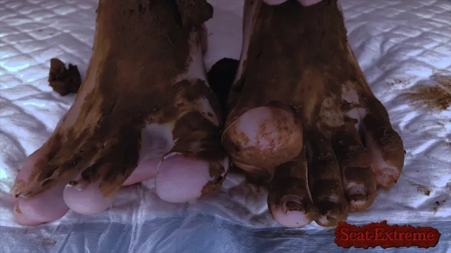 DirtyBetty FullHD 1080p AMAZING Shit on my Sweet Feet [Scatting, Solo]