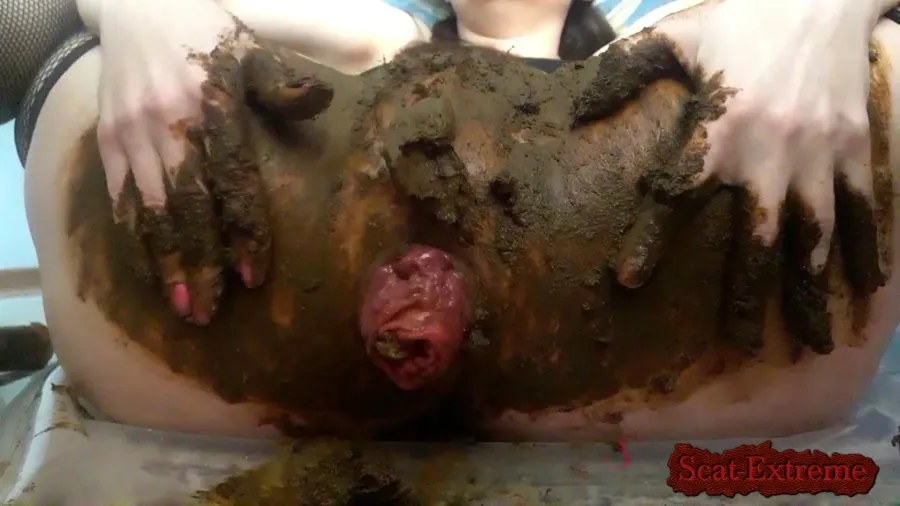ScatLina FullHD 1080p Anal prolapse in shit [Efro, Farting]