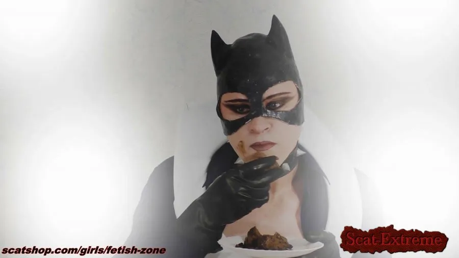 Fetish-zone FullHD 1080p Catwoman smears and swallows [Poop, Scatology]