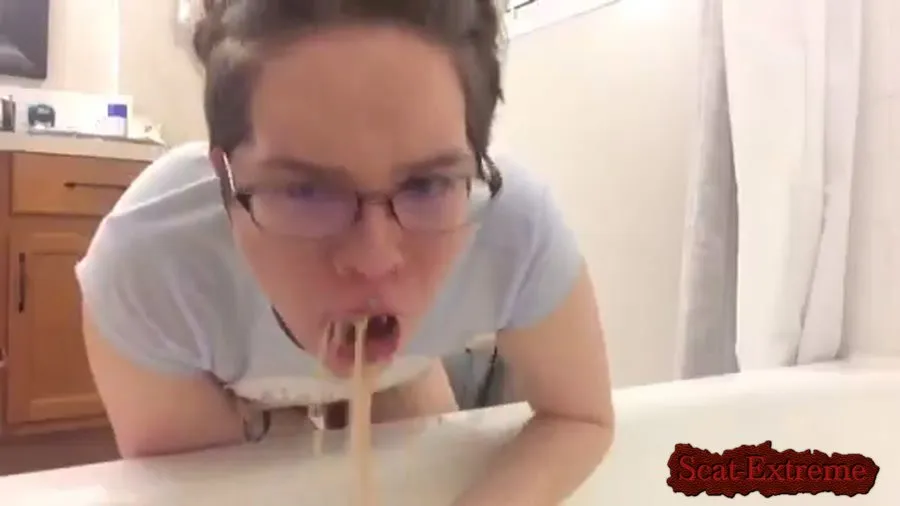 GwenyT FullHD 1080p Little Gwen and the Doggy [Scatting Girl, New scat]