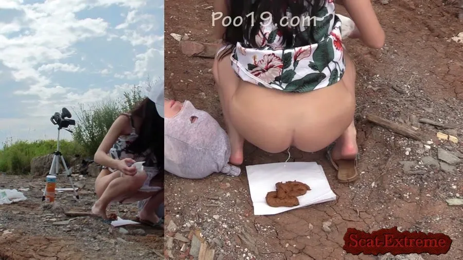 MilanaSmelly FullHD 1080p Look - now you have to eat it [Face Sitting, Outdoor]