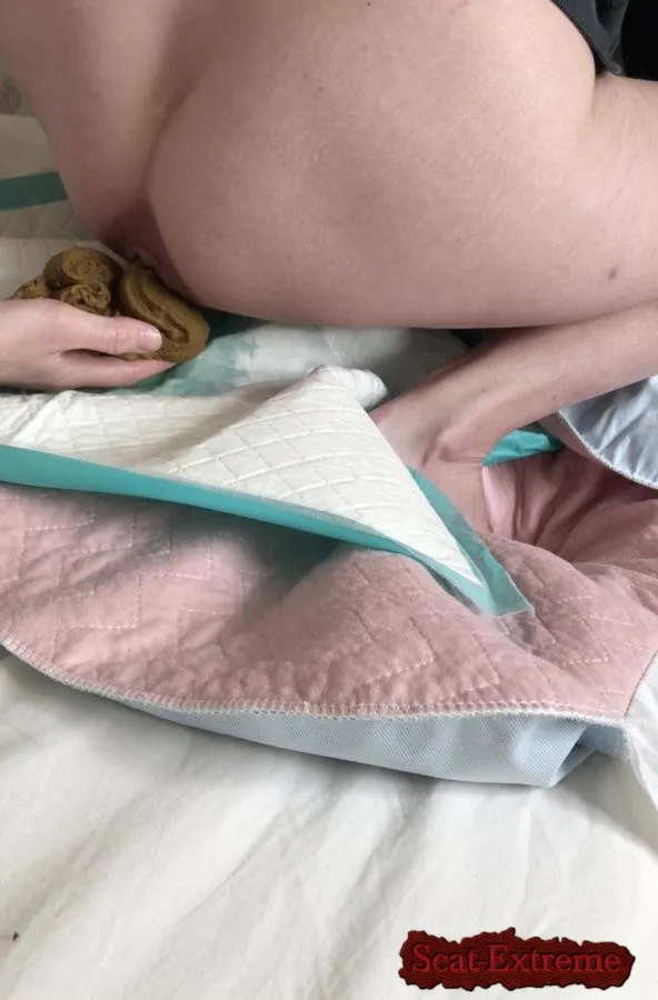Wastedwetness UltraHD 4K Me shitting on my wife’s hand [Defecation, Solo]