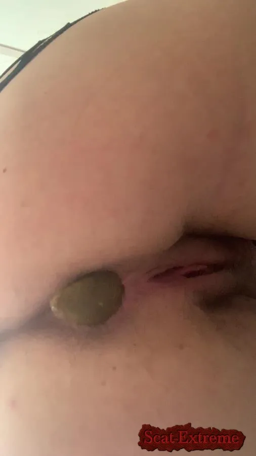 Natalielynne699 UltraHD 2K Took my poop out of the toilet [Farting, Solo]