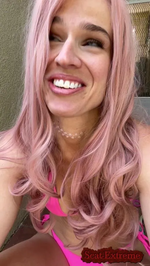 VibeWithMolly UltraHD 2K The famous shitting stripper [Poop, Pee]