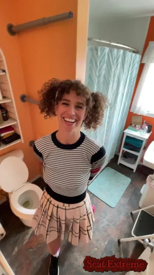 VibeWithMolly UltraHD 2K Bratty girl shits in perverts mouth! [Solo, Farting]