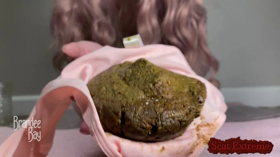 Solo UltraHD 2K Brandee bay pooping 7 [Big pile, New scat]