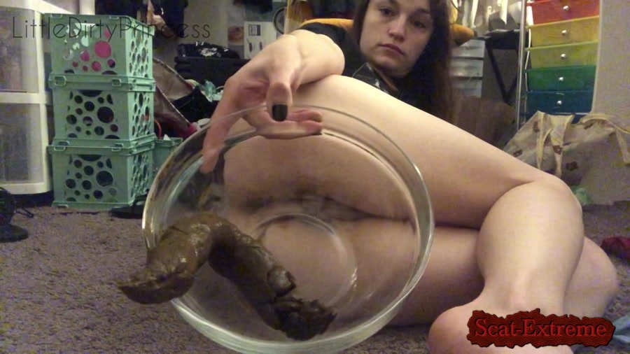 LittleDirtyPrincess FullHD 1080p Pooping a long thick one into a bowl in my bedroom [Pee, Kaviar Scat, Toilet Slavery, New scat, Amateur, Solo]