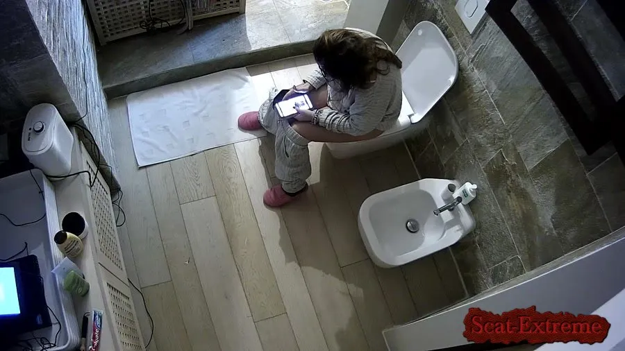 Solo FullHD 1080p Scat 2 [Poop, Pee]