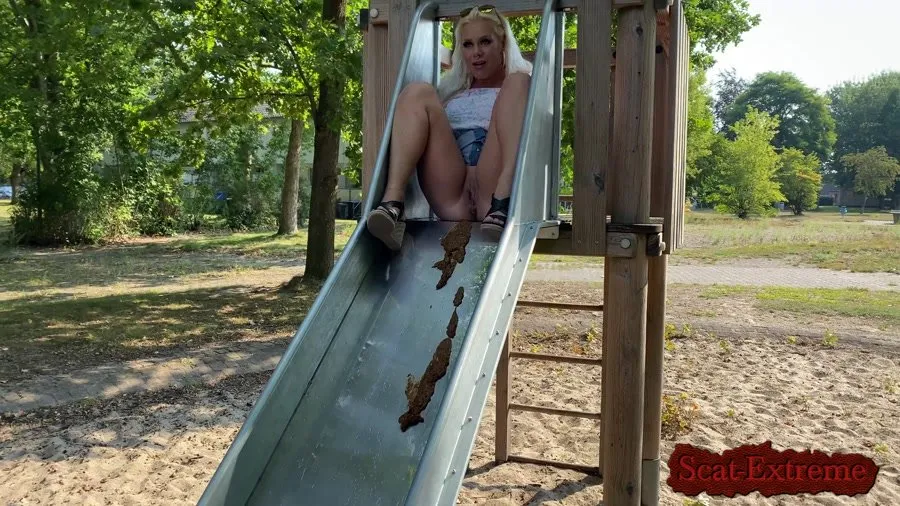 Devil Sophie UltraHD 4K Perverse shit slide - only me dirty slide [Defecation, Scatology]