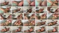 Devil Sophie UltraHD 4K Shitting on the phone in the tub [Toilet Slavery, Big pile, New scat, Amateur, Solo]