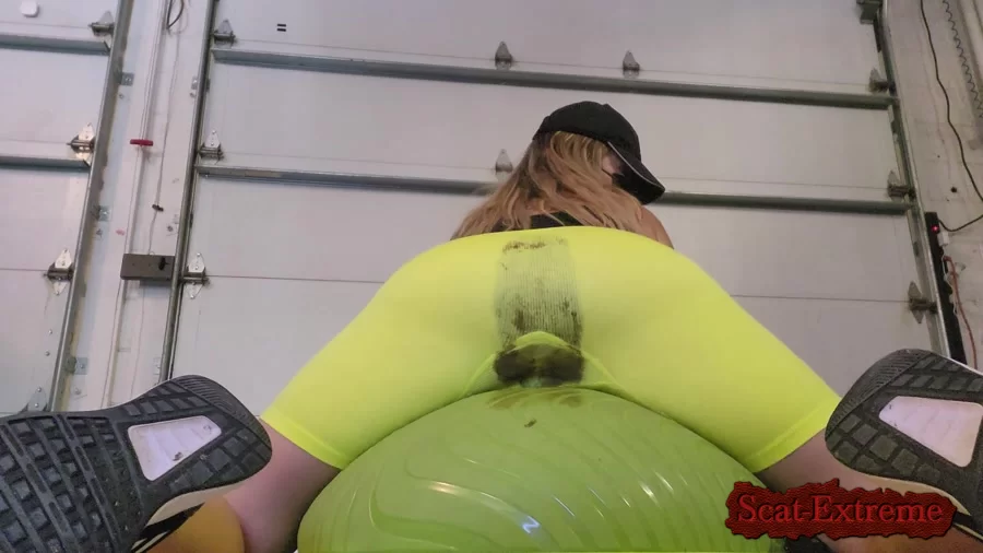 Poop Videos - Workout gone wrong girl shitted her leggings and shorts [FullHD 1080p / 1.37 GB]