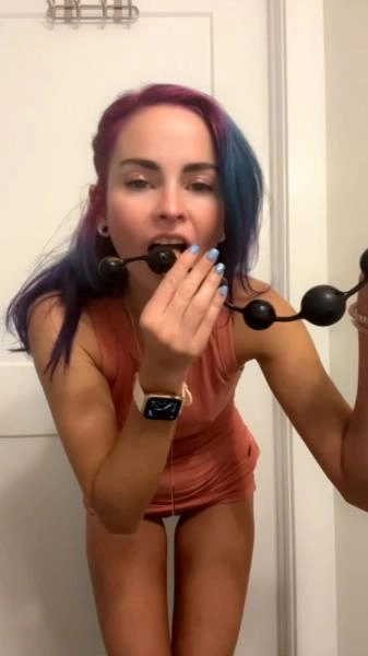 Lil Butt Lex - Licking My Anal Beads Clean [UltraHD 2K / 317 MB]
