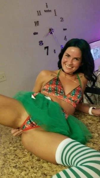 LilButtLex - Christmas Shoot [UltraHD 2K / 1.45 GB]