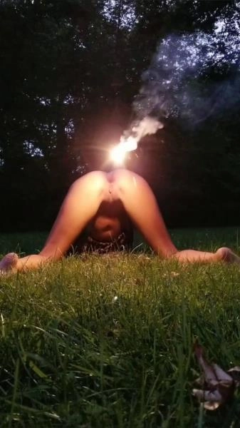 LilButtLex - Fireworks! [UltraHD 2K / 651 MB]