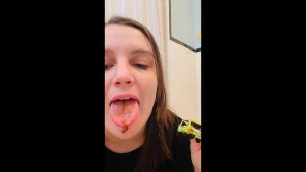 Layla Lee - Toy Cars And Shit EXPLOSION [FullHD 1080p / 1.32 GB]