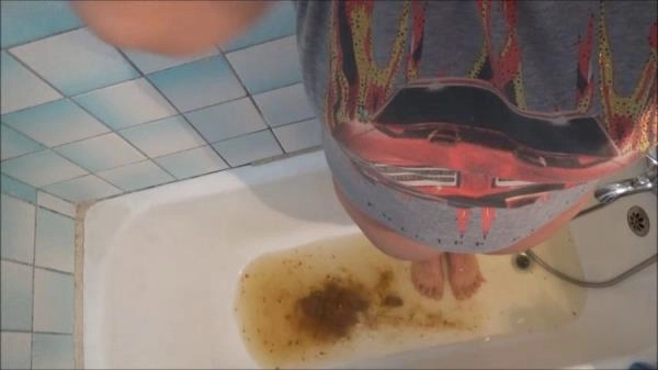 Mistress Roberta - Shitting Urge And Enema [SD / 377 MB]