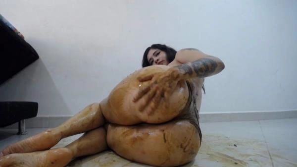 SamiScat - Took a shit in her panties and smeared her naked body with shit [FullHD 1080p / 703 MB]