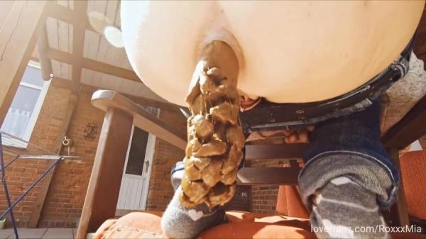 Mia Skye aka MiaRoxxx - Grandma's Terrace [HD 720p / 7.24 MB]