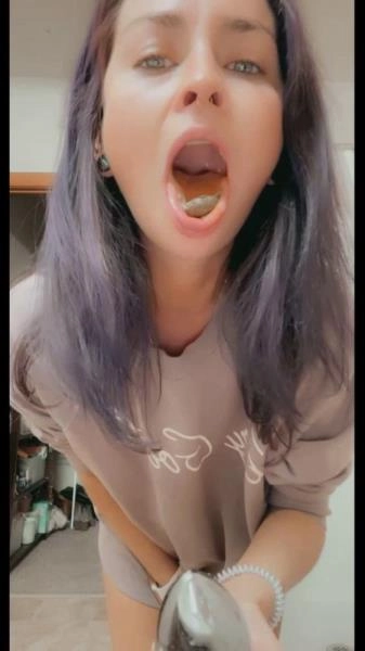 LilButtLex - Eating Off Of My Plug Twice [UltraHD 2K / 141 MB]
