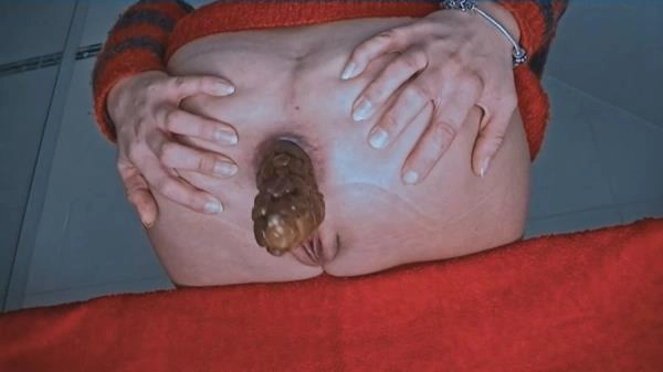 Mia Skye aka MiaRoxxx - Lady In Red [HD 720p / 13.7 MB]