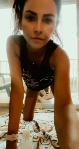 LilButtLex - Gaper Plug On The Window [UltraHD 2K / 377 MB]