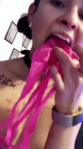 LilButtLex - Thong Pushed in My Ass and Pushing Plug Out [UltraHD 2K / 126 MB]