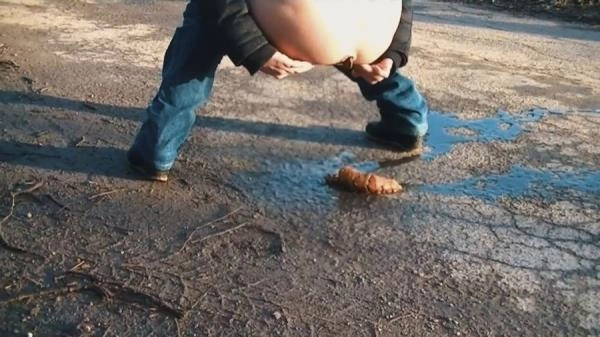 German Countryside Poop [HD 720p / 31.8 MB] Filthygrid.com