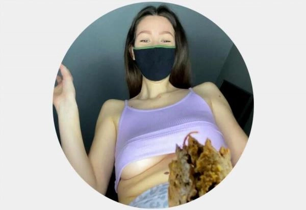 I'm putting a three-day piece of shit in your mouth [4K UltraHD / 1.34 GB] FemScat.com