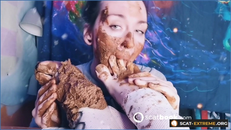 Sweet Betty Parlour - Creamy Shit x Giant Sexy Feet [FullHD 1080p / 161.37 MB]