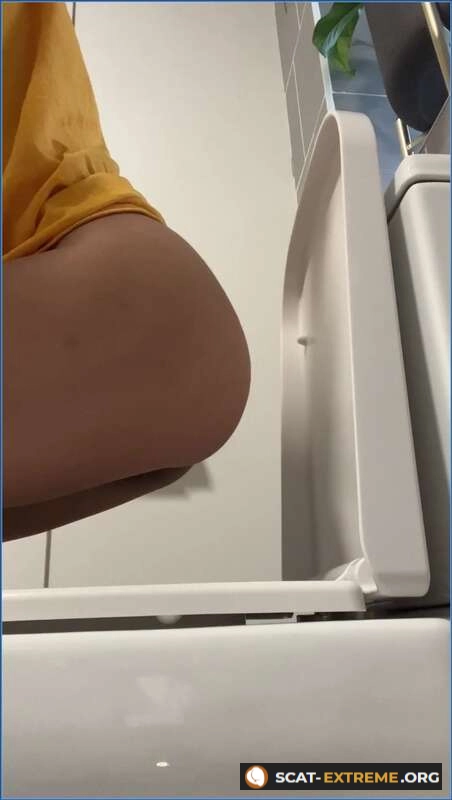 Ella Dearest - VIEW FROM BESIDE MY TOILET [FullHD 1080p / 15.74 MB]