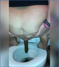 Allura- Heavy Solo Scat with Perfect Textured Poop on Toilet