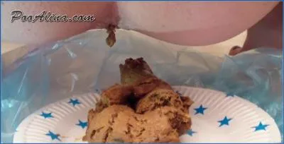 PooAlina dives into extreme scat and piss drinking in Russian coprophilia video