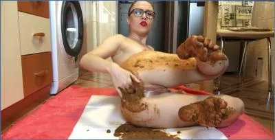 Ella Gilbert Fists Her Way Through Extreme Scat and Diarrhea