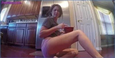 PooAlexa's Outdoor Pantyhose Shit Smearing - High Heels & Cute