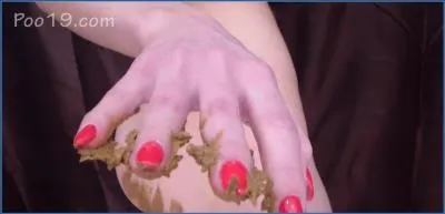 MilanaSmelly Facesitting and Pissing: Grubby-hot Coprophilia