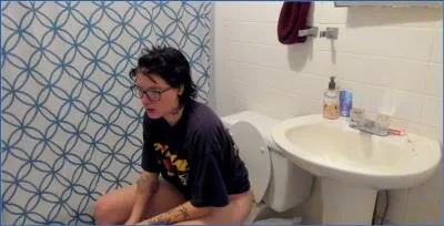 Missellie's Puking, Smearing and Anal Fun - Extreme Scat Video