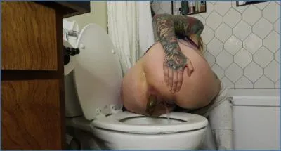 Classy N Gassy Dishes Out Bare Shitting and Extreme Copro in All