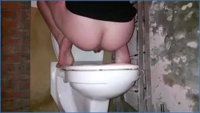 XO Bunny Delivers Brutal Anal Poop and Coprophagia in Extreme Scat XXX