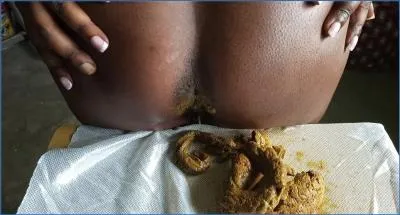 Ebony Princess Delivers Extreme Coprophilia in Hard Working Day