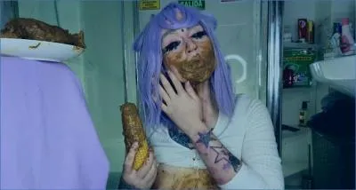 Sweet Betty Parlour's Hardcore Scat and Coprophagia mess in Russian Clip