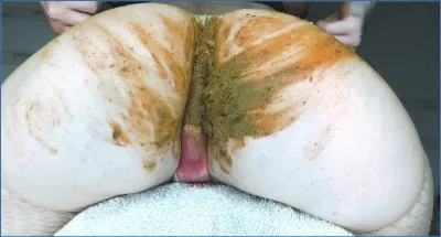 SweetBettyParlour Delivers Hardcore Shitting and Filthy Peeing in Extreme Scat Video