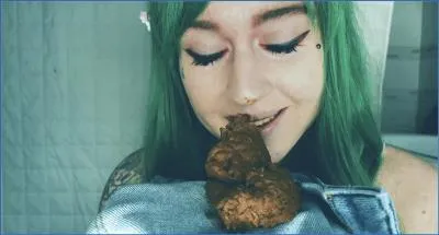 SweetBettyParlour's Hardcore Shitting and Coprophilia video