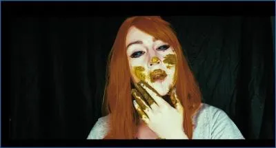 SweetBettyParlour Delivers Hardcore Diarrhea and Smearing in Homemade Art Project