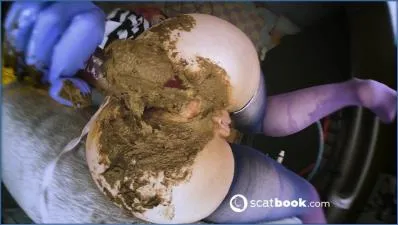 Sweet Betty Parlour in Mo-Mo-Monster pOo, pOo: Hardcore Fisting Coprophilia from Russia